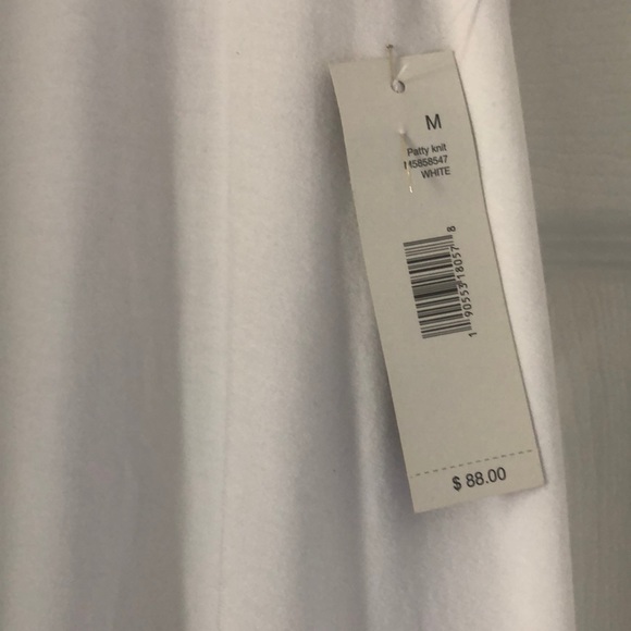 Brand new Tahari Top. - Picture 3 of 4